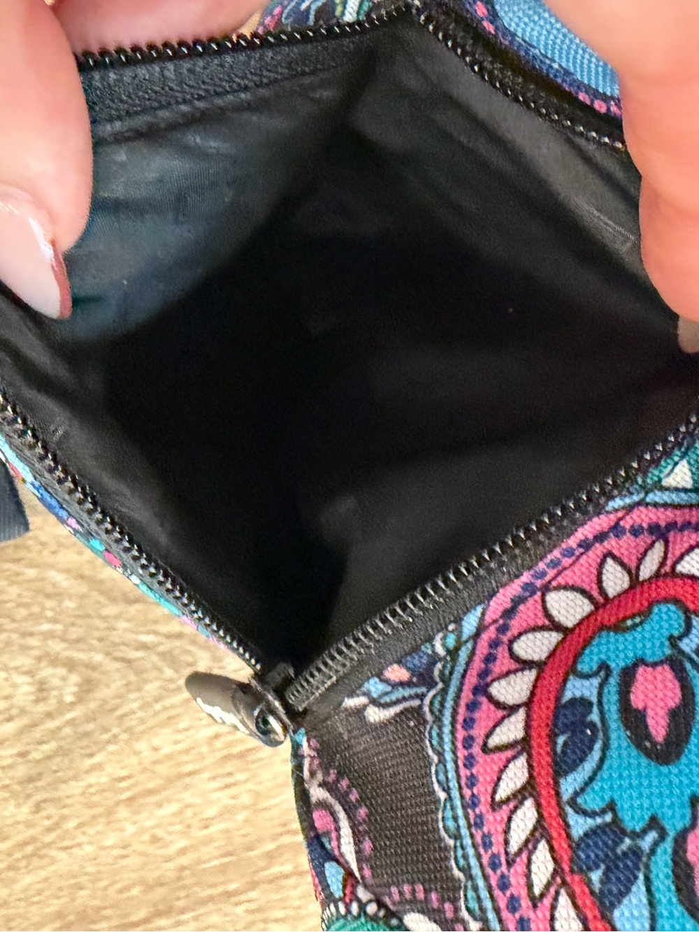 Vera Bradley Sling Backpack Crossbody Bag‎ Floral Paisley Black Multicolor 27612 - Picture 4 of 8